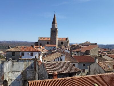 Buie, i tetti del centro storico – Croazia