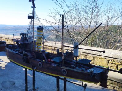 Grisignana, scultura in ferro a forma di nave – Croazia