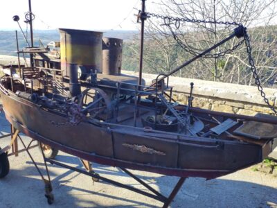 Grisignana, sculture in ferro sulla terrazza panoramica – Croazia
