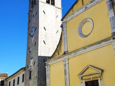 Montona, la chiesa di Santo Stefano e il campanile – Croazia