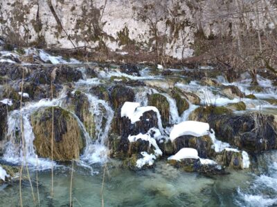 Laghi di Plitvice, cascate innevate – Croazia