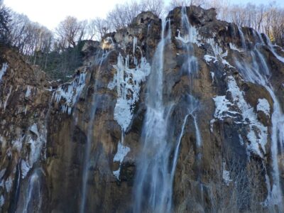 Laghi di Plitvice, la Grande Cascata in inverno – Croazia