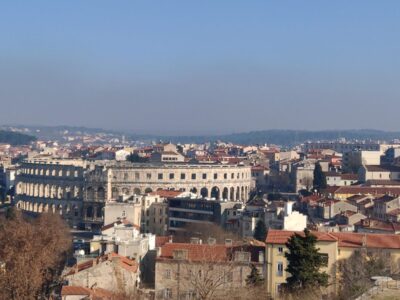 Pola, la città e l'Arena viste dal Castello – Croazia