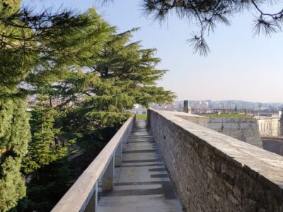 Pola, camminamento sulle mura del Castello – Croazia