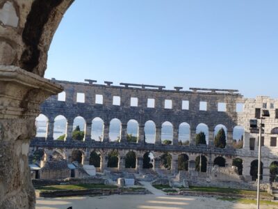 Pola, l'interno dell'Arena visto da un arco – Croazia