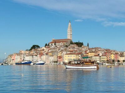 Rovigno, il centro storico e il campanile di Sant'Eufemia – Croazia